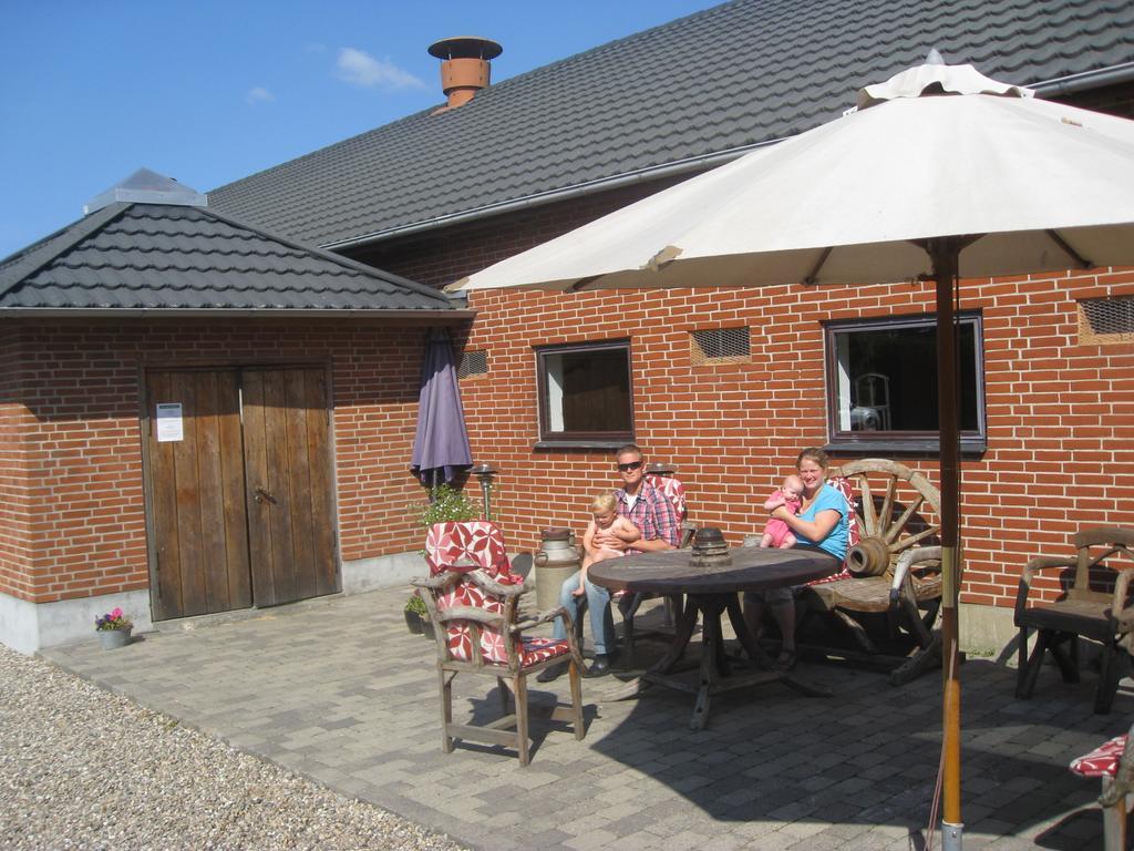 Den Gamle Kostald Bed & Breakfast Holsted 外观 照片